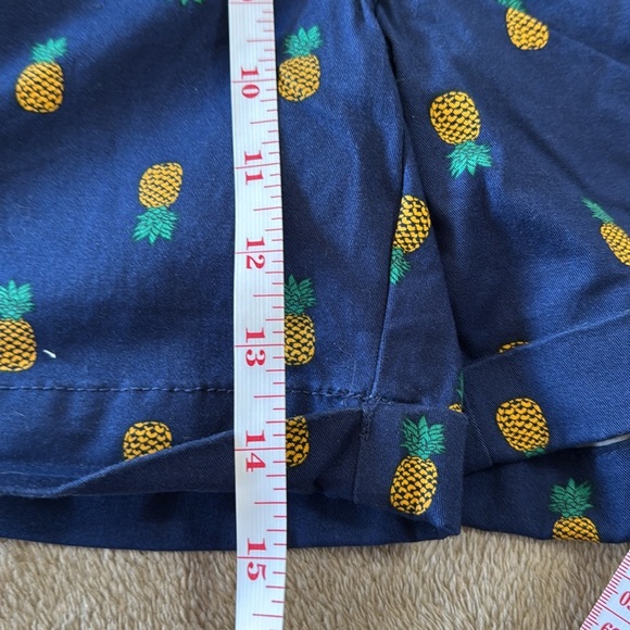 St John’s Bay NWT Woman’s Tie 5” Pineapple Print Shorts - Picture 6 of 8